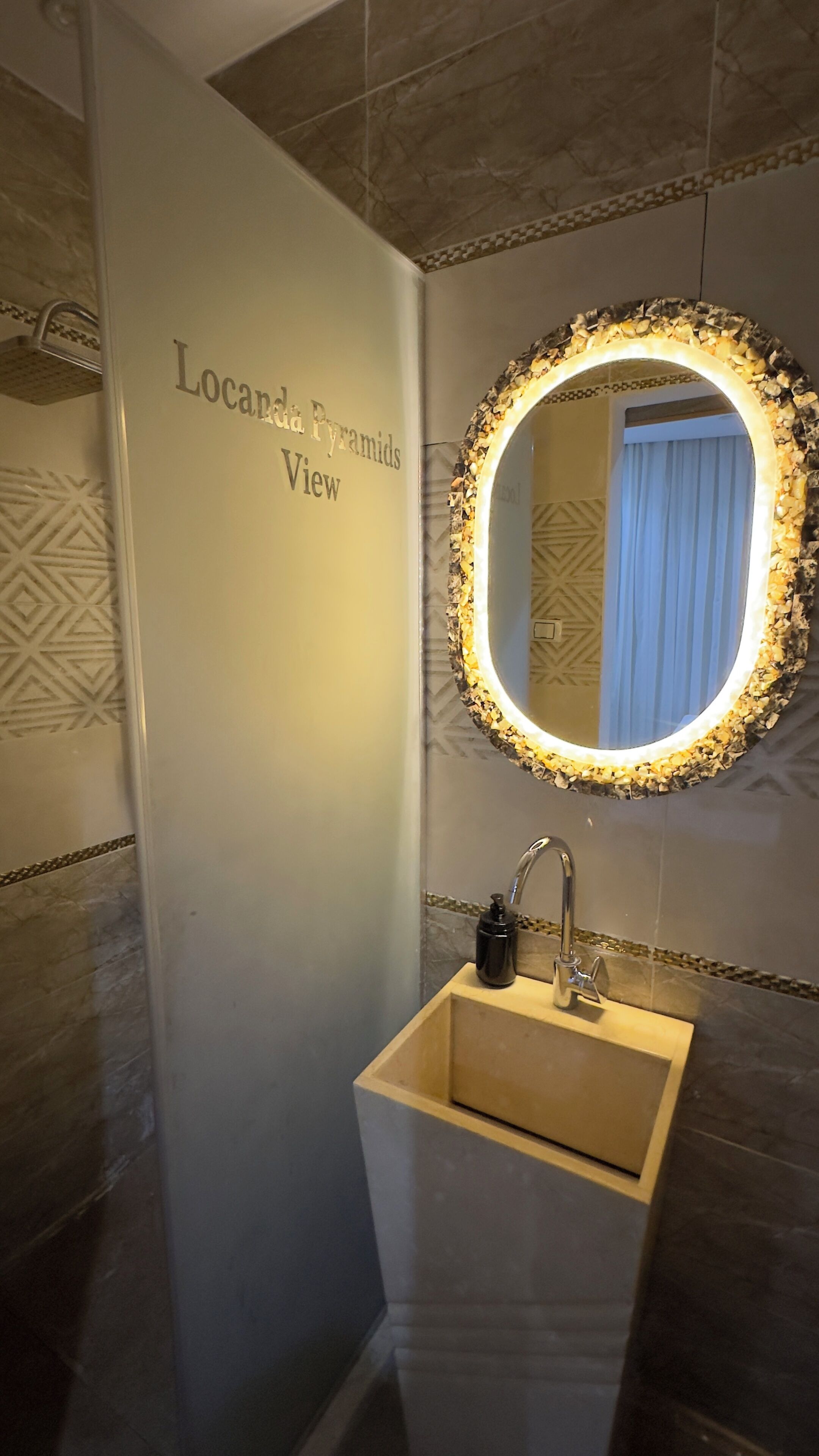 Photo - Locanda pyramids view