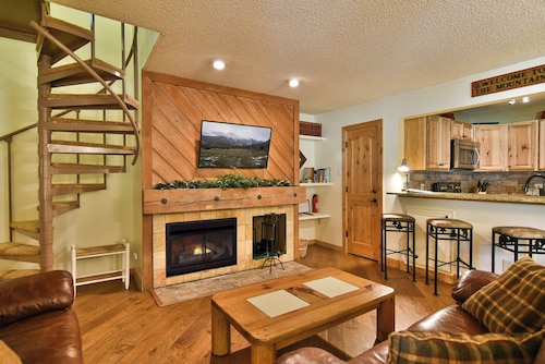 Flying Dutchman Mountainside Condo: Pool/Hot Tub