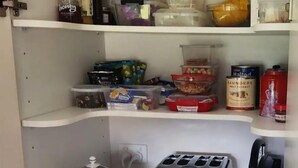 A compact kitchenette with a kettle, toaster, and microwave. - Short term stay perfect for the business traveller
Pet friendly
 (Griffith)