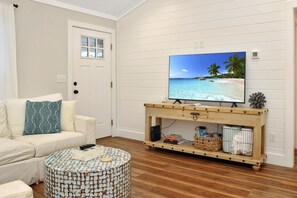 TV - The Surf Ranch: Near Bay, Pet Friendly! (Port St. Joe)