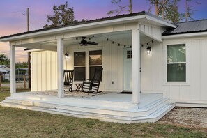 Exterior detail - The Surf Ranch: Near Bay, Pet Friendly! (Port St. Joe)