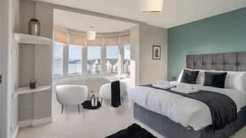 2 habitaciones, tabla de planchar con plancha, cuna de viaje y wifi