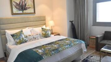 1 bedroom, in-room safe, desk, iron/ironing board