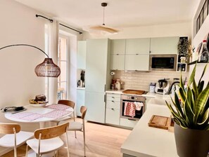 Fridge, microwave, oven, stovetop
