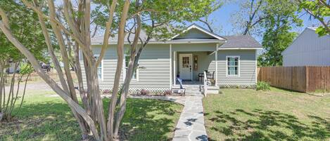 House (3 Bedrooms) | Depan hartanah