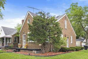 Interior - Peaceful Detroit Home w/ Yard: 10 Mi to Downtown! (Detroit)