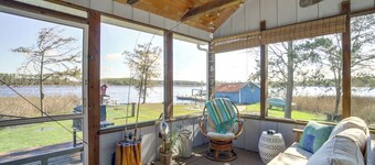 Dog-friendly Westover Cottage w/ River Access!