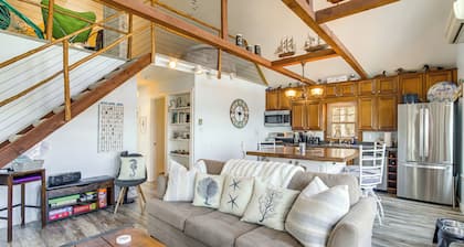 Dog-friendly Westover Cottage w/ River Access!