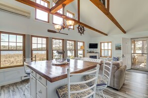 Cottage (2 Bedrooms) | Interior