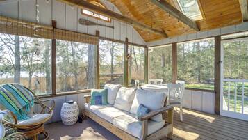 Cottage (2 Bedrooms) | Interior