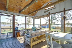 Cottage (2 Bedrooms) | Interior