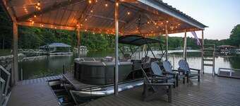 Lakefront Seneca Vacation Rental w/ Shared Dock!