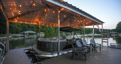 Lakefront Seneca Vacation Rental w/ Shared Dock!