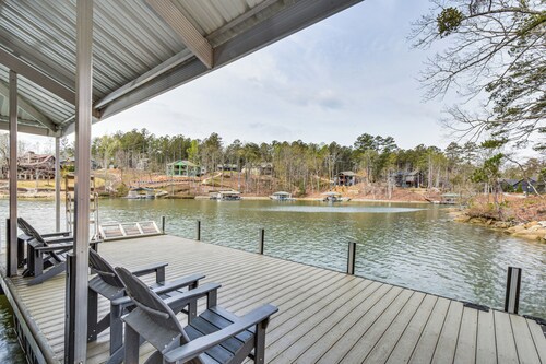 Lakefront Seneca Vacation Rental w/ Shared Dock!