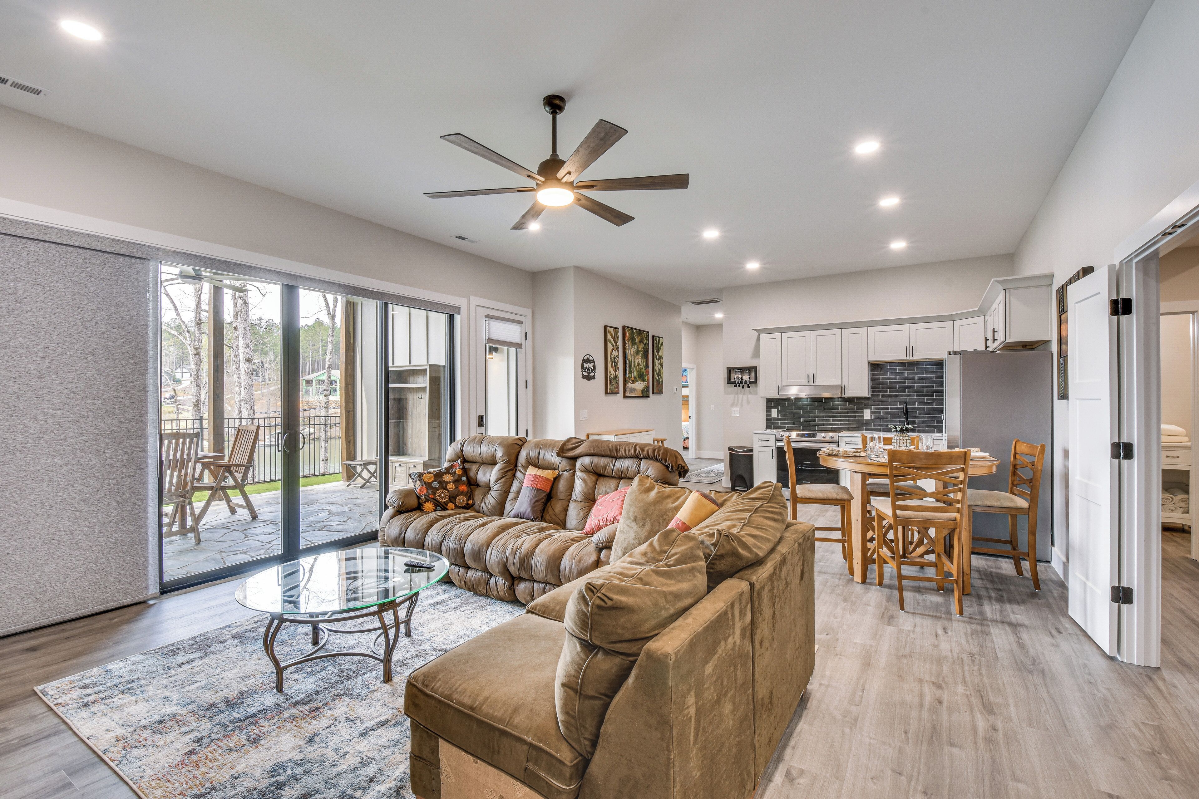 المنشأة من الداخل