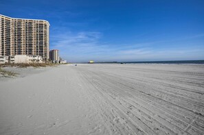 Apartment (3 Bedrooms) | Interior - Walk to Beach: Myrtle Beach Condo w/ Pool Access! (Myrtle Beach)