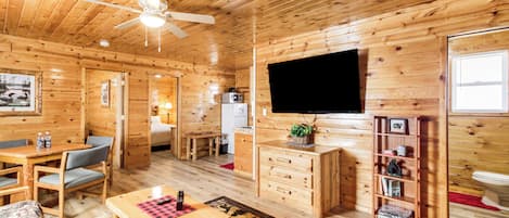 House (5 Bedrooms) | Front of property