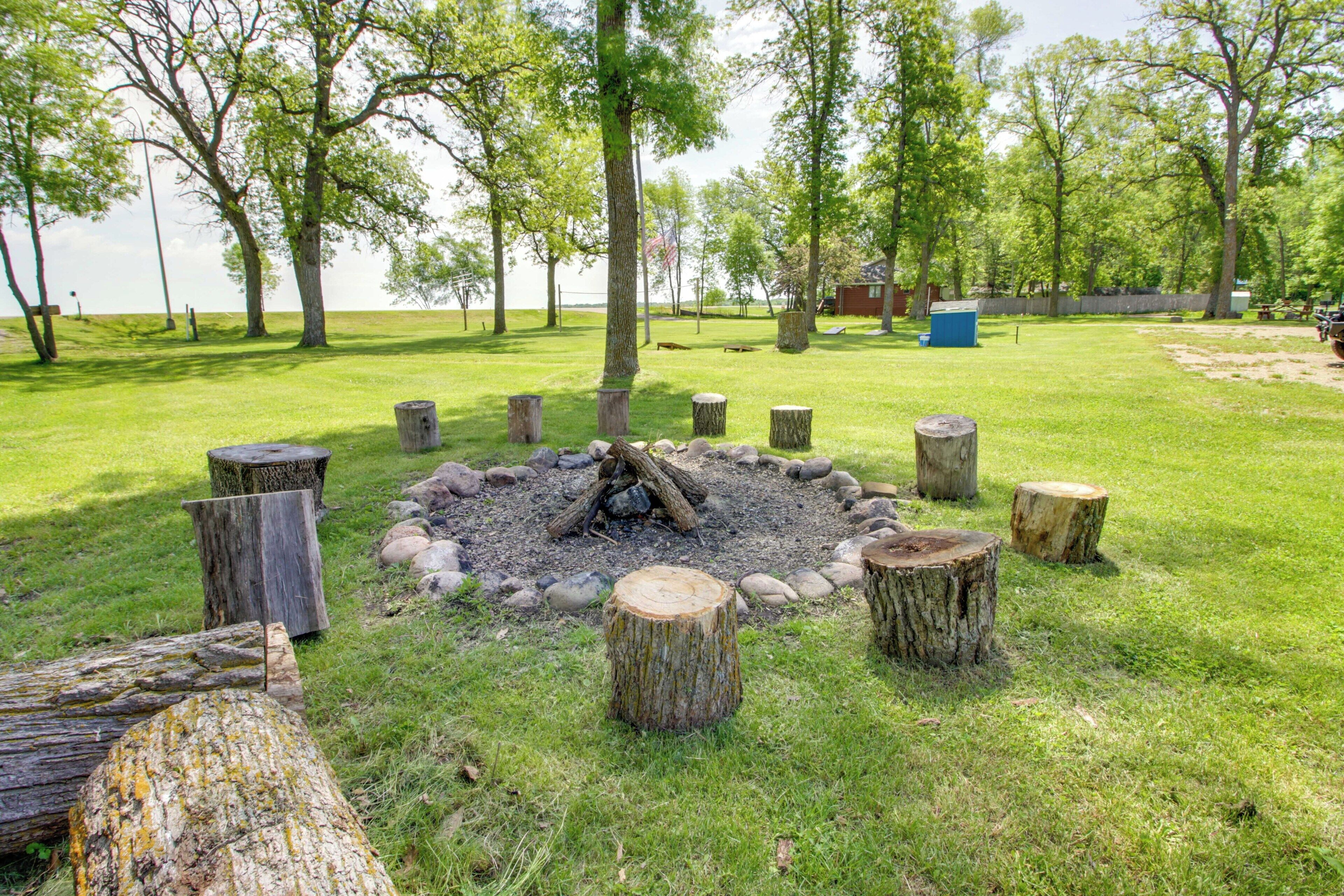 House (5 Bedrooms) | Interior