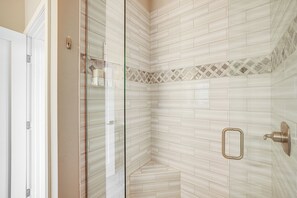 Apartment (2 Bedrooms) | Interior - Modern Blaine Condo Rental < 1 Mi to Boat Harbor! (Blaine)