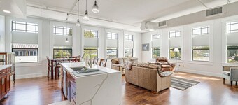 Modern Blaine Condo Rental < 1 Mi to Boat Harbor!