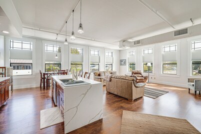 布萊恩現代公寓租賃，距船港不到1英里！