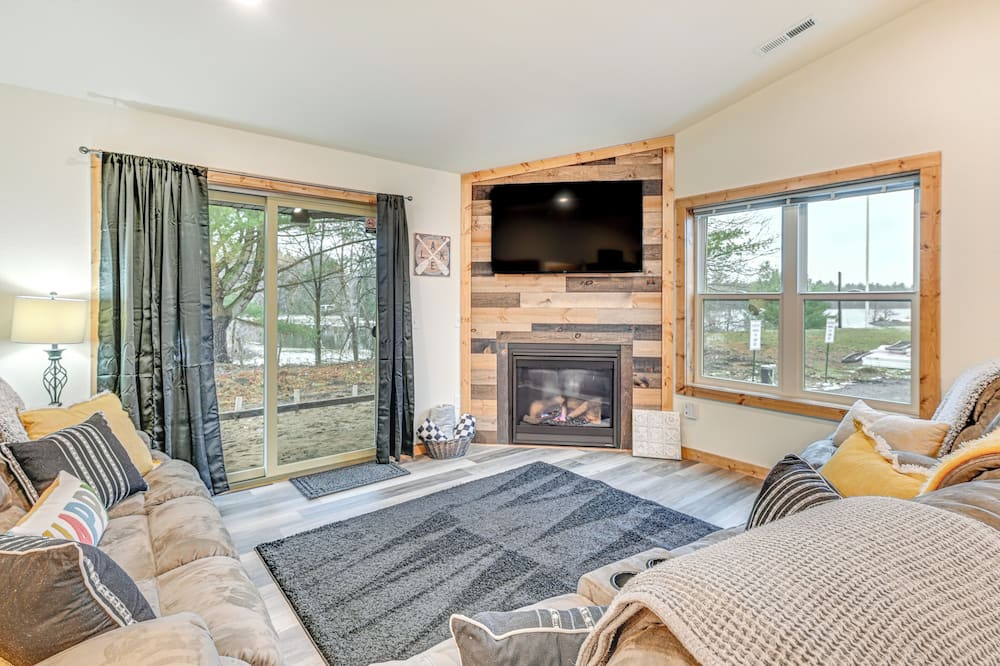 Castle Rock Lake Cabin: Water & Trail Access! - Babcock