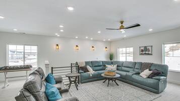 House (6 Bedrooms) | Front of property