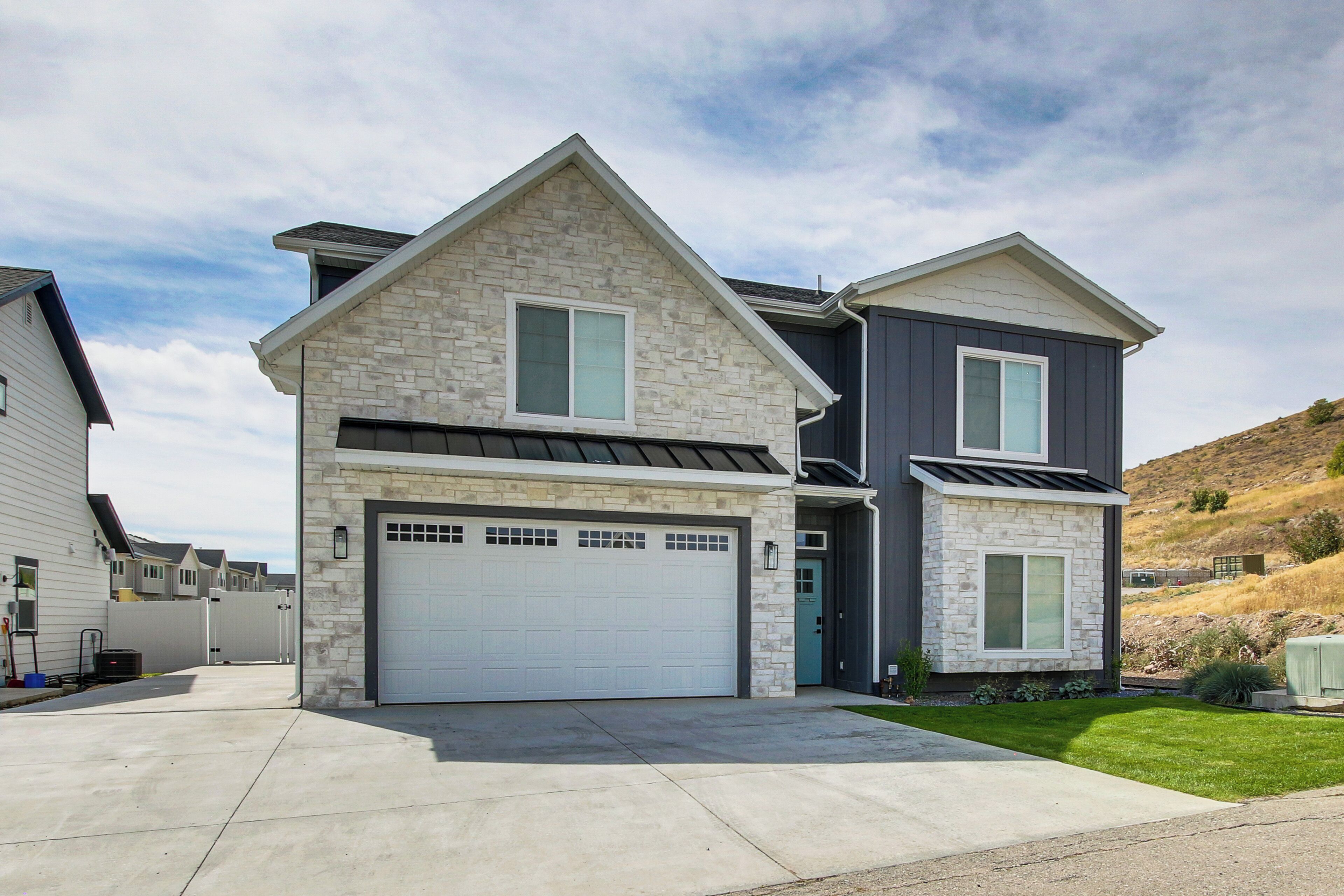 House (6 Bedrooms) | Interior