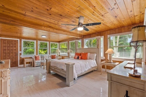 Talo, 5 makuuhuonetta | 5 makuuhuonetta, työpöytä, kannettavalle tietokoneelle sopiva työtila