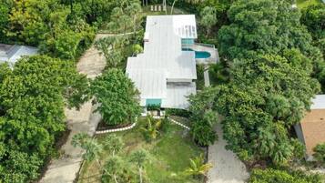 House, 5 Bedrooms | Exterior