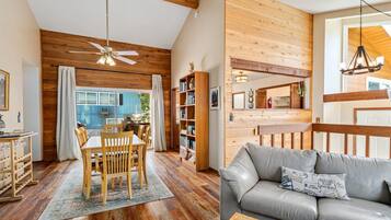 House, 3 Bedrooms | Ruang tamu | Perkhidmatan penstriman