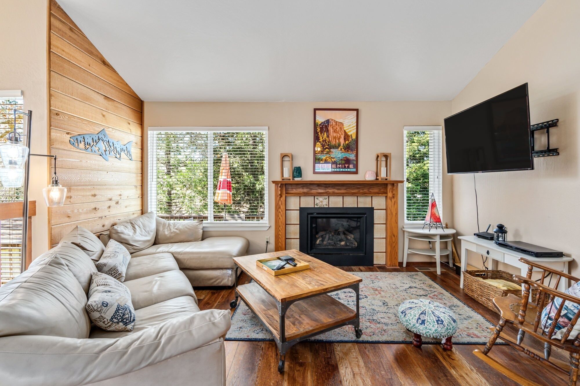 House, 3 Bedrooms | Living area | Streaming services