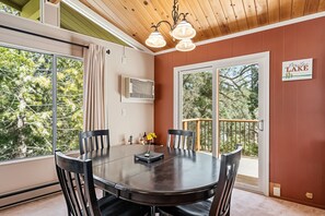 House, 3 Bedrooms | Dining