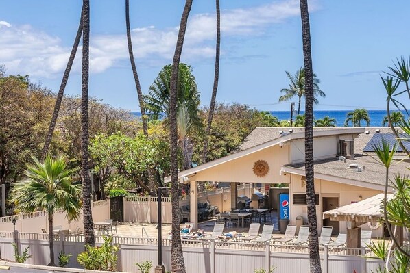 المنطقة المحيطة بالمنشأة