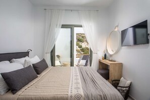 4 habitaciones, tabla de planchar con plancha, wifi y ropa de cama 
