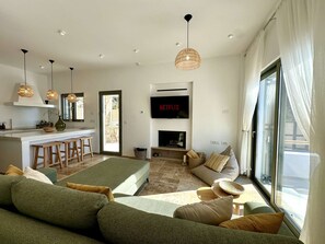 Fernseher, Kamin