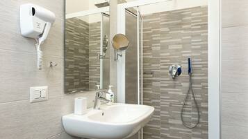 Articles de toilette écologiques, sÚche-cheveux, bidet