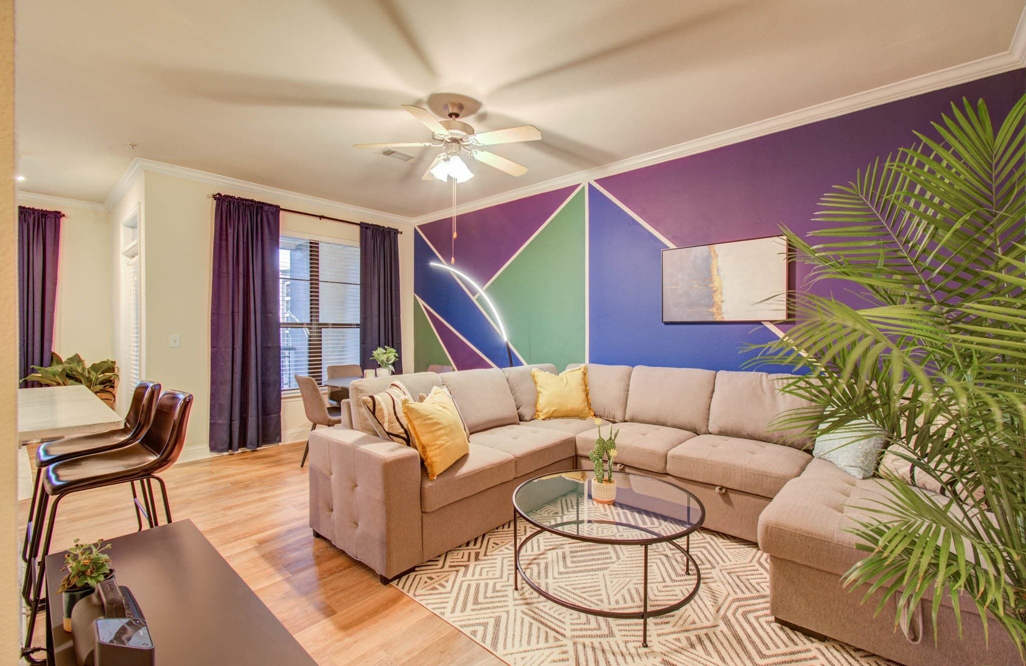 1BD Luxury in Heart of Houston | Pool, Gym & More!