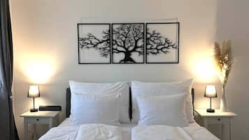 1 bedroom, desk, WiFi, bed sheets