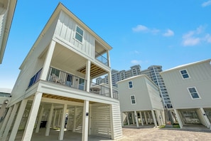 Exterior - Beautiful 4 Bed, 4 Bath Home, Next to Pool & Beach (Gulf Shores)