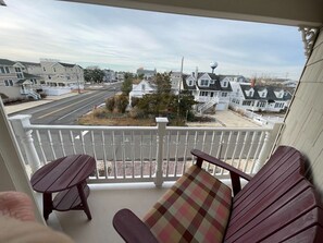Property grounds - Oceanside home w/ pool, roof deck and all things provided. (Long Beach)