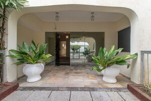 Basic Apartment | Exterior detail