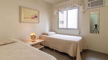 Apartamento básico | 2 quartos, cortinas blackout, Wi-Fi de cortesia, roupa de cama