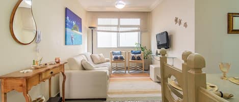 Basic Apartment | Living area