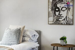 4 habitaciones, tabla de planchar con plancha, cuna de viaje y wifi 