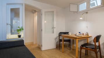 Studio Standard - 1 dubbelsäng med bäddsoffa - bottenvåning | Matservice på rummet
