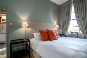 1 bedroom, iron/ironing board, free WiFi, bed sheets - Beautiful Little Venice Flat Opposite the Canal (London)