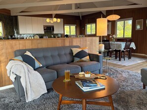 Smart TV, fireplace - Panoramic Ocean Views • Serene, Updated Architectural Gem with Hot Tub (Sea Ranch)
