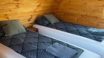 1 bedroom, soundproofing