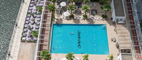 Alberca al aire libre